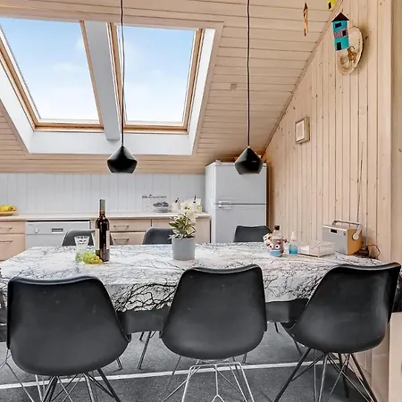 Cozy In With Kitchen 度假居 *